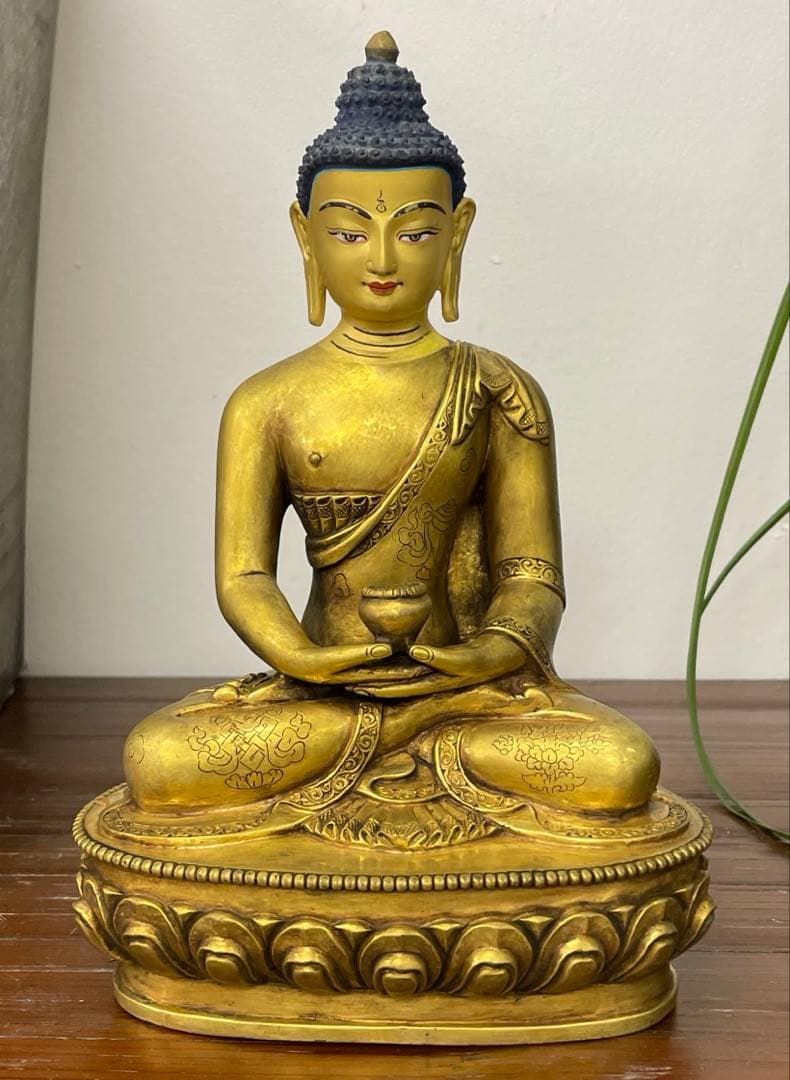 ネパール　釈迦牟尼坐像