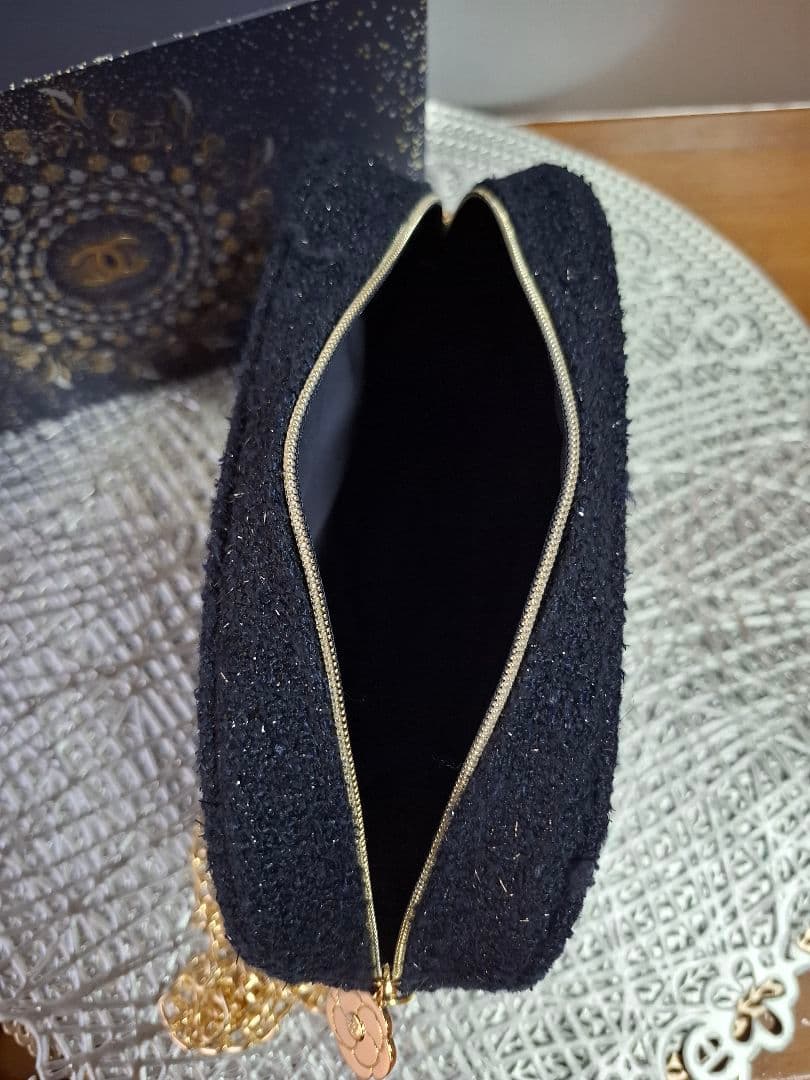 CHANEL 　2025ホリデー限定ポーチ　ネイビー　ノベルティ　斜め掛け