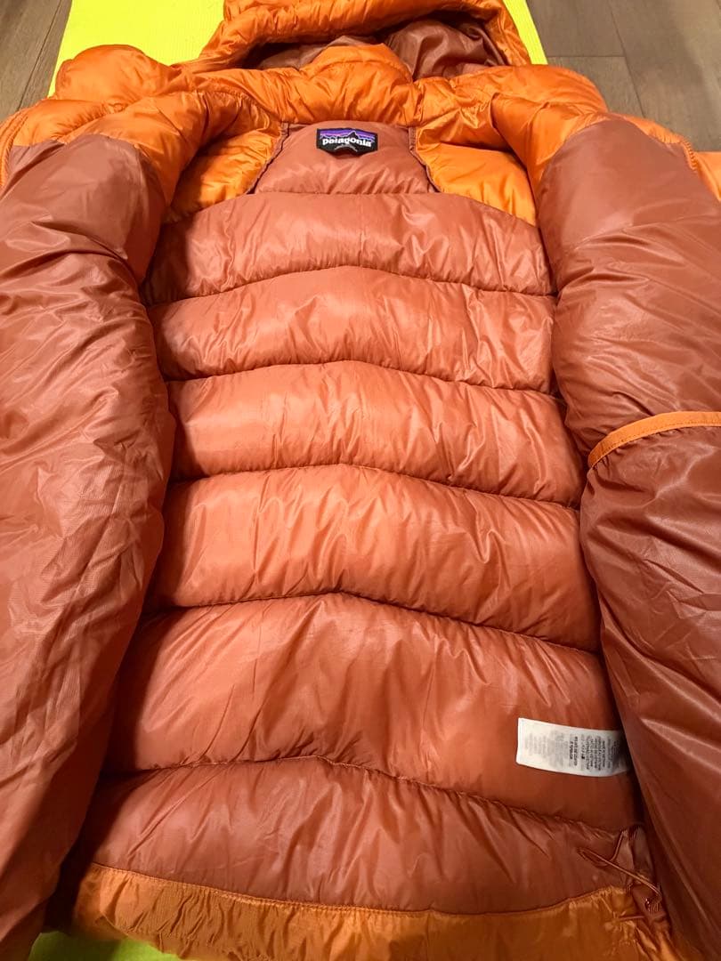 パタゴニア フィッツロイダウンフーディ L オレンジ 【ほぼ未使用の美品】