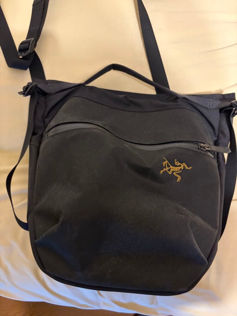 ARC’TERYX アークテリクス ARRO 8 ショルダーバッグ