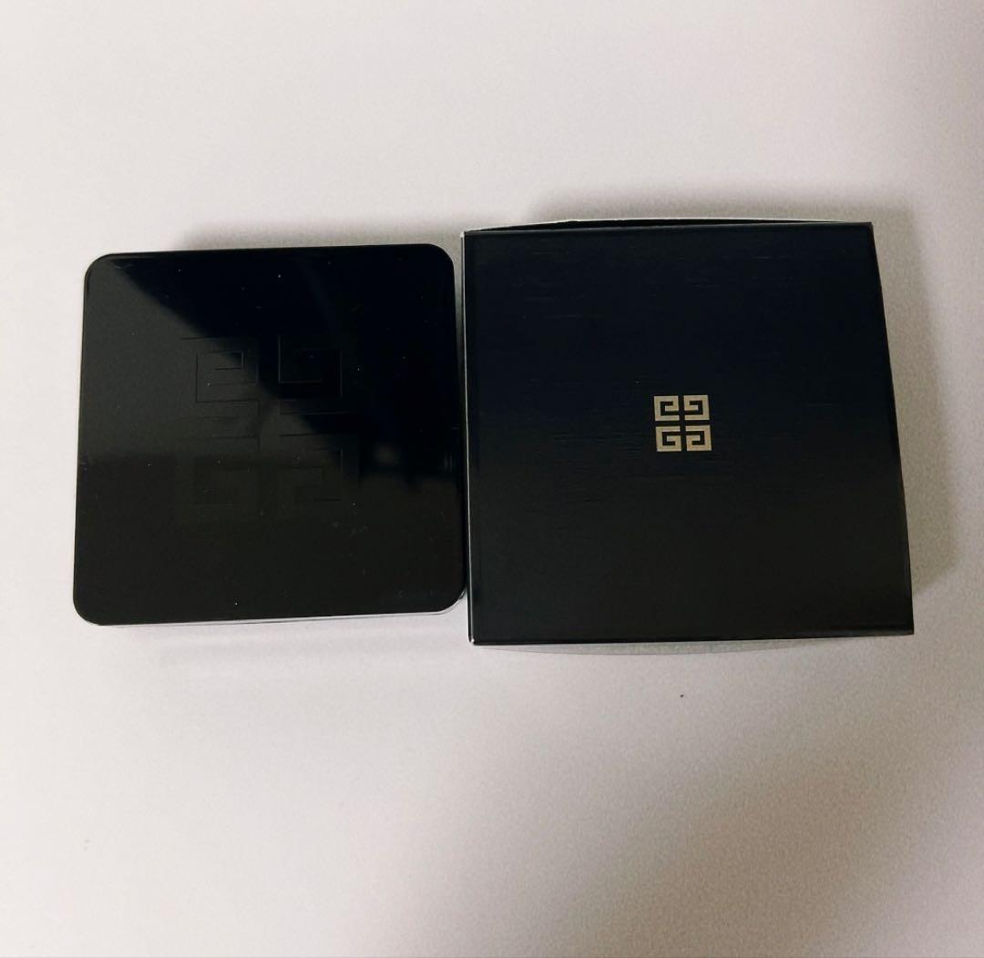 ジバンジー　GIVENCHY ソワンノワール UVコンパクト（日焼け止め）