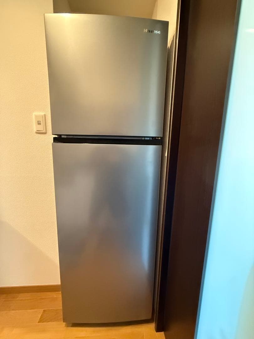 も*プ様 Hisense 冷蔵庫 シルバー 3段棚
