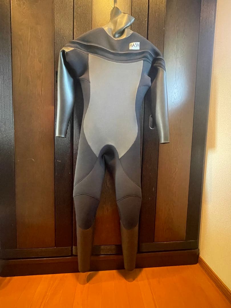 1/31日までの限定価格‼️ RASH ウェットスーツ　セミドライ