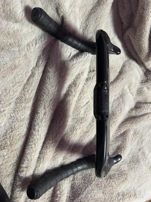 カーボントラックハンドル