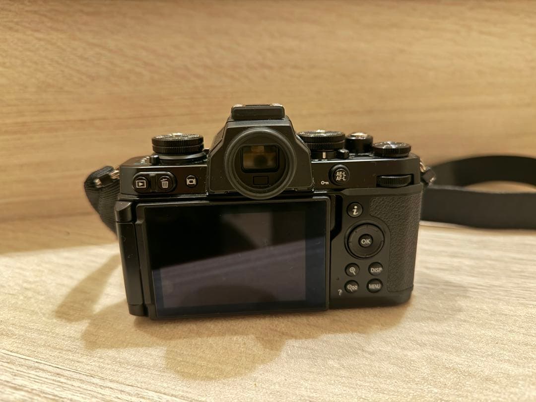 Nikon Z fcブラック ミラーレス一眼 本体