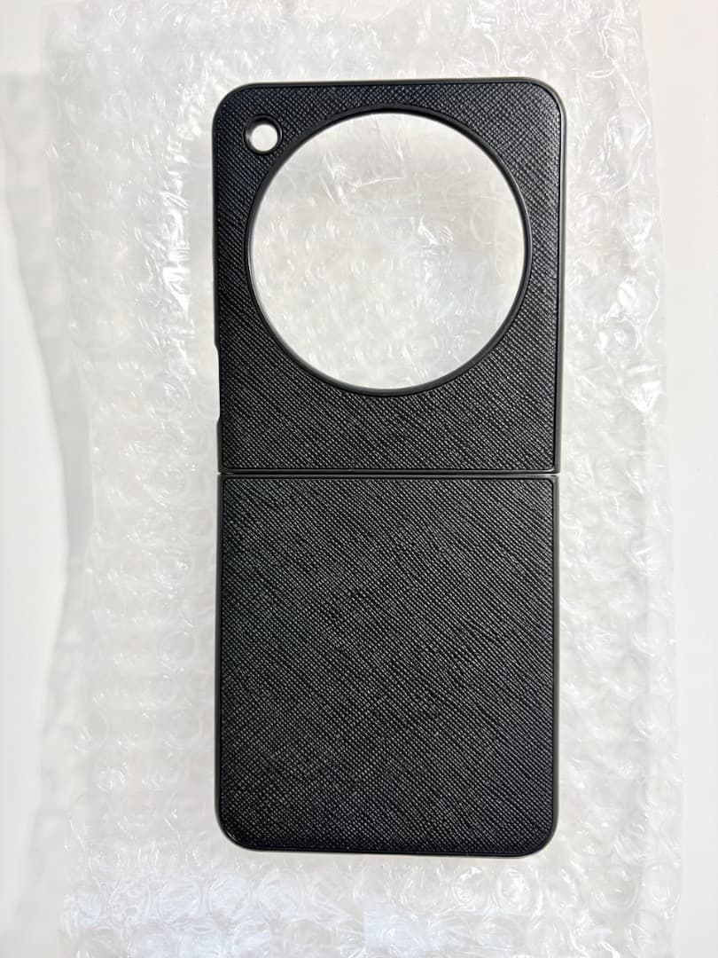 新品未使用 ZTE nubia Flip 5G 本体　すぐ使えるスマホケースつき