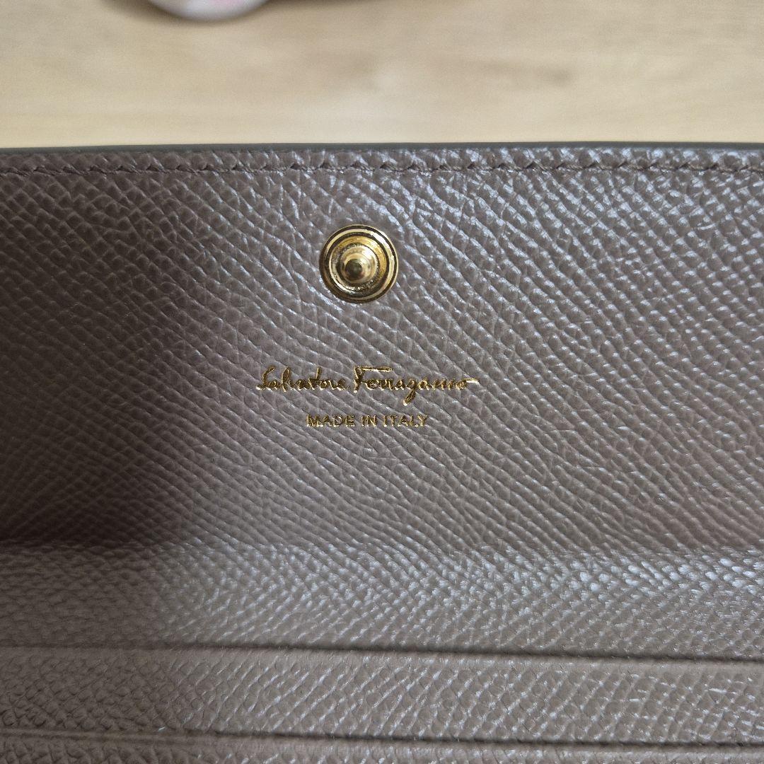 サルバトーレフェラガモ　名刺入れ