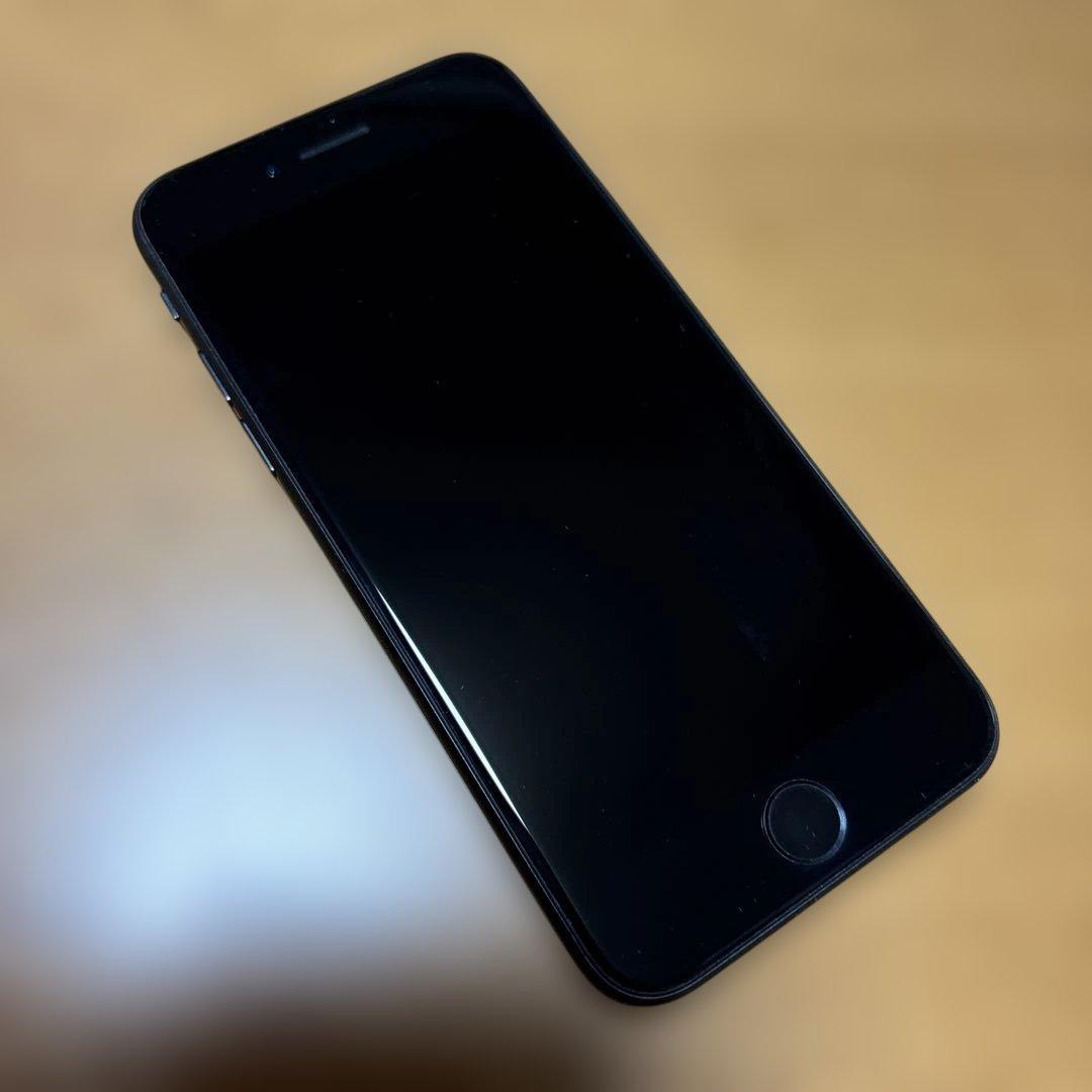 a*a様 iPhone SE (第2世代) ブラック 本体