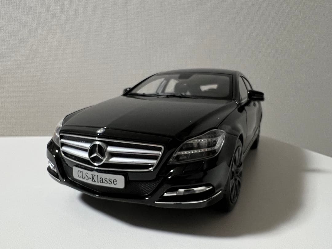 Norev 1/18 Mercedes Benz CLS ディーラー仕様