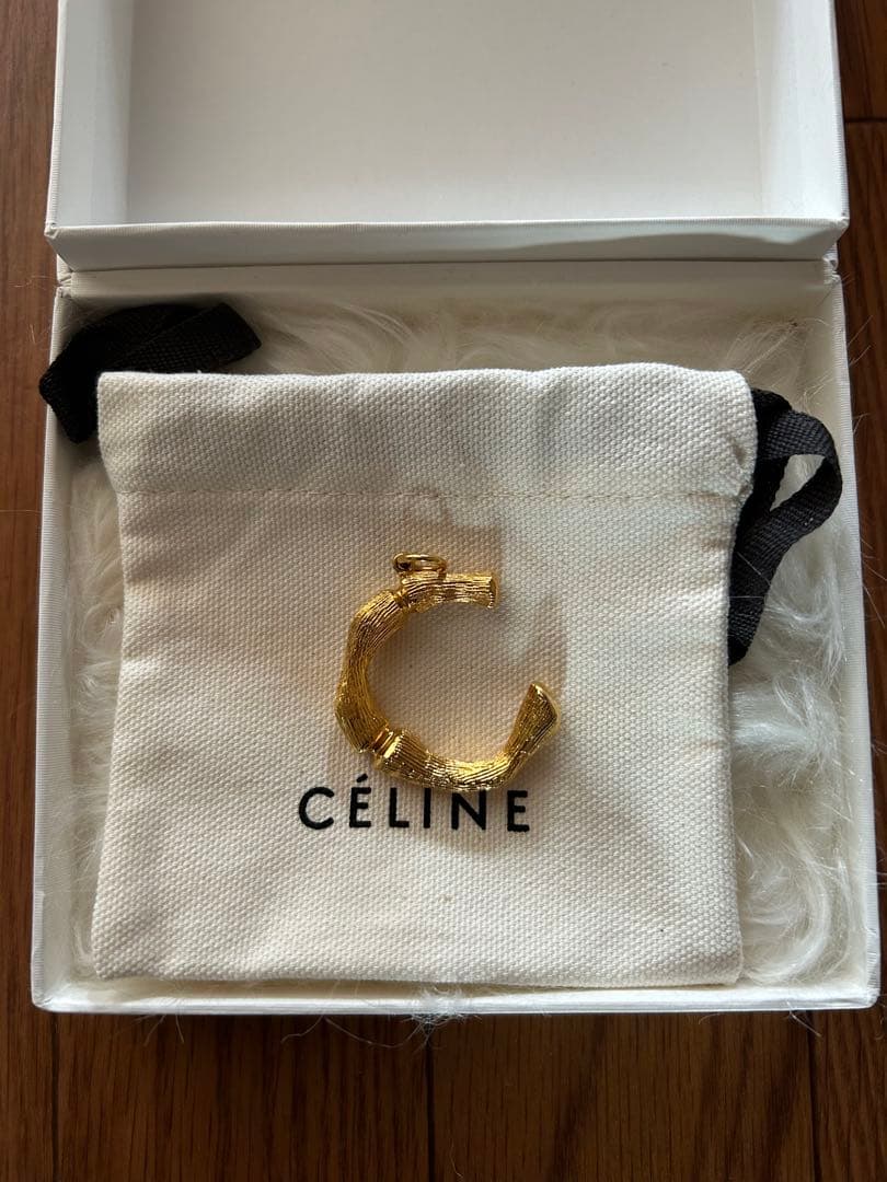 celine セリーヌ フィービー期　イニシャルネックレス　C
