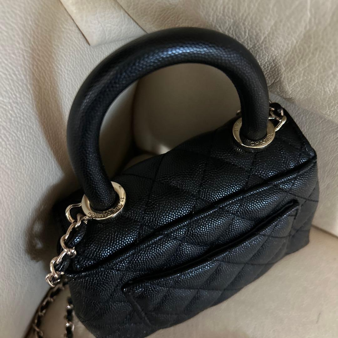 ブラックショルダーバッグ　ノベルティ　CHANEL