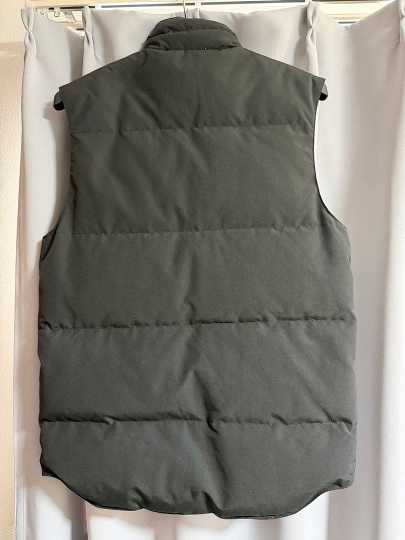 【20回程使用】カナダグース　ダウンベスト　メンズSサイズ　ブラック
