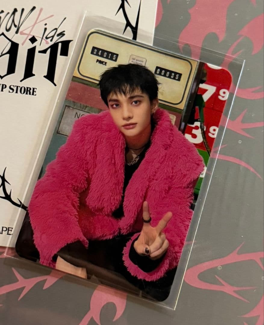 韓国　stray kids　ポップアップ　リアルタッチ　QR　ヒョンジン　トレカ