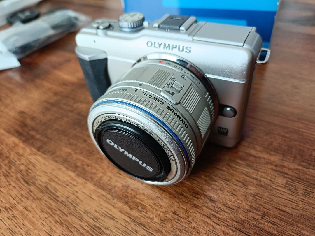 E-PL1 OLYMPUS デジタル一眼レフ ゴールド・シルバー