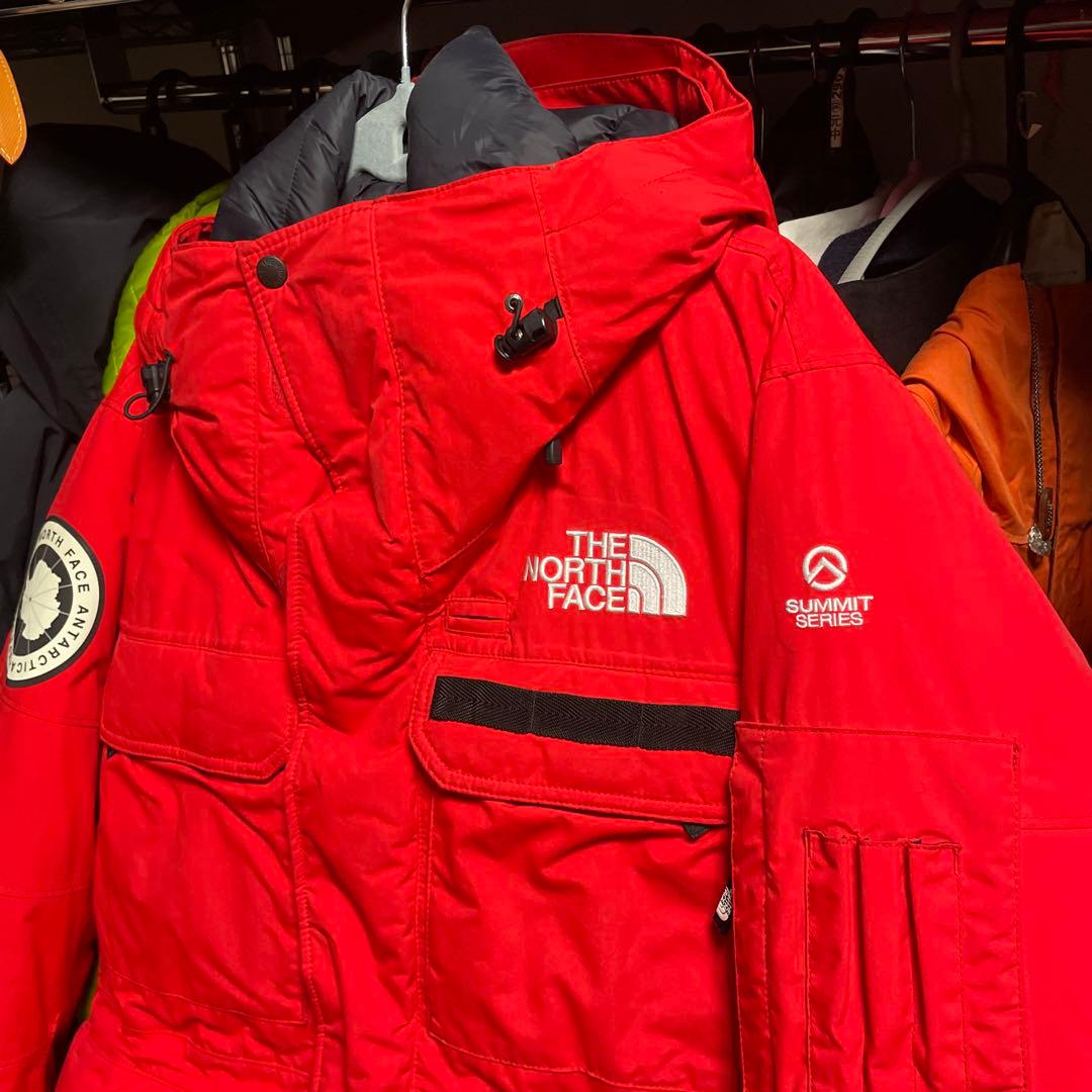 THE NORTH FACE SUMMIT SERIES ダウンジャケット 赤