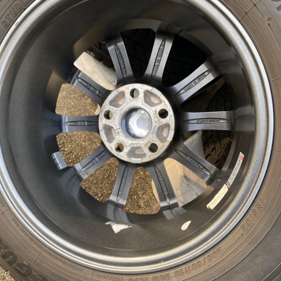◇中古バリ溝ヨコハマ205/60R16+トヨタ平座用アルミスタッドレスセット