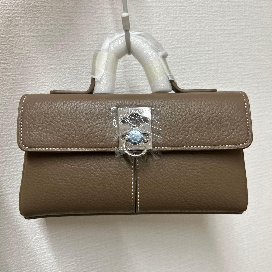 ☺︎　ショルダーバッグ　新品未使用