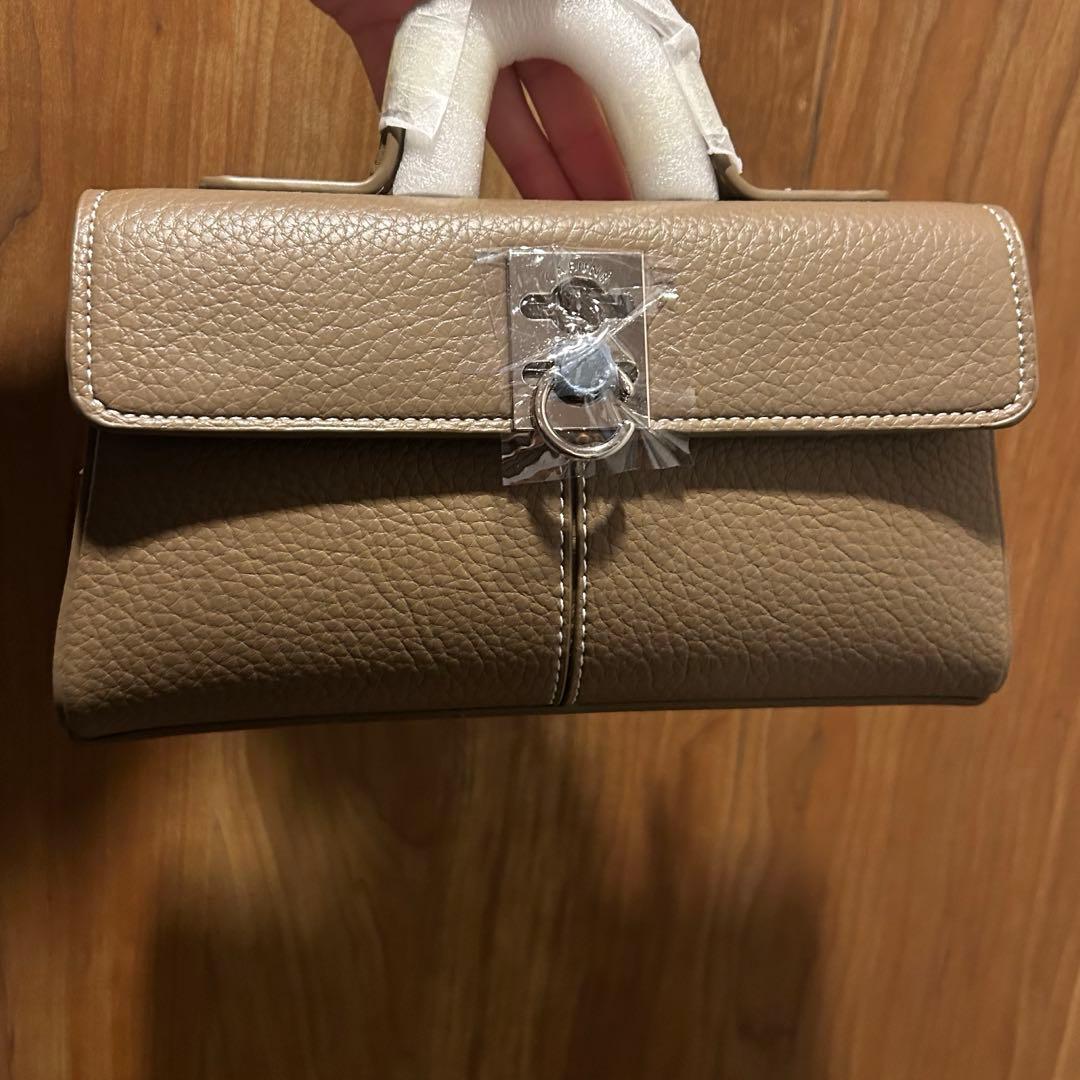 ☺︎　ショルダーバッグ　新品未使用