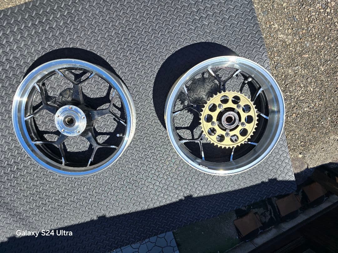 2013年式　ZX14R 　純正ホイール前後セット