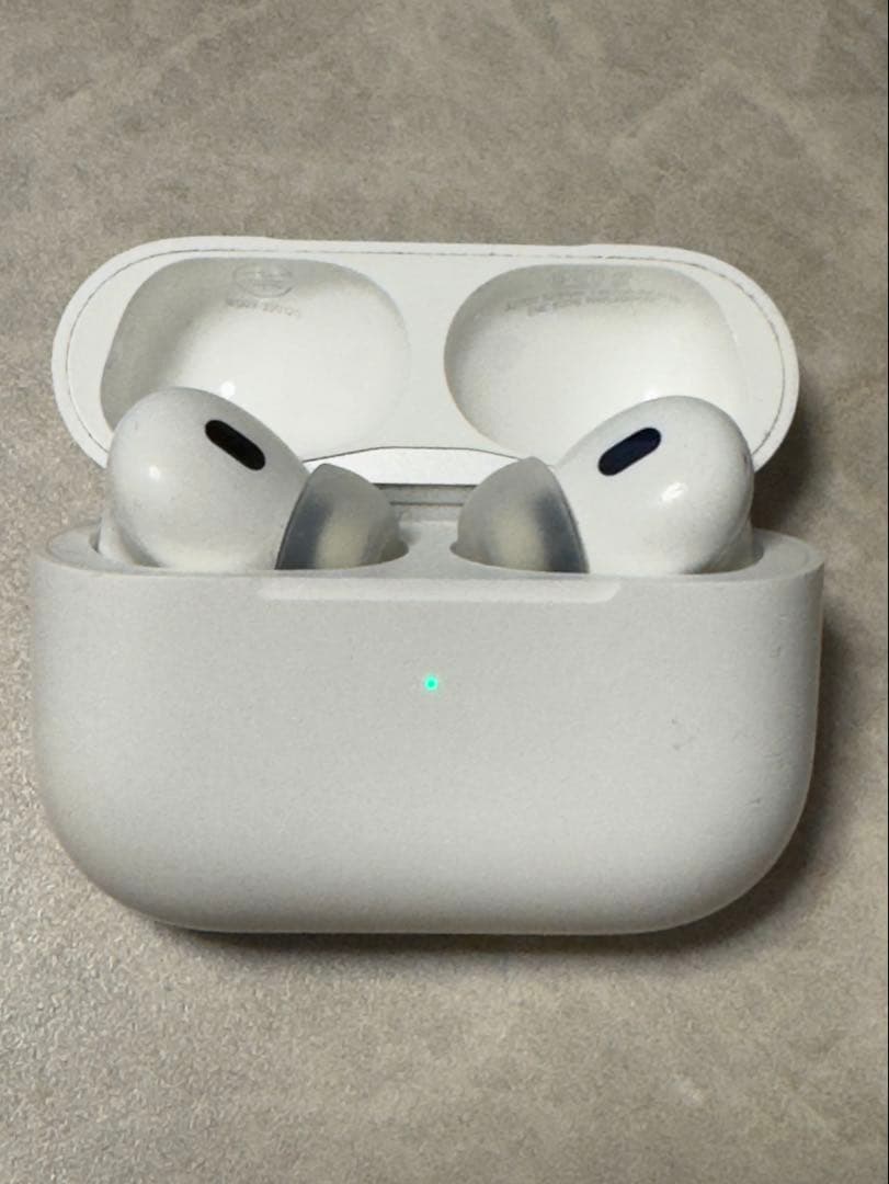 【お値下げ中】AirPods Pro 第2世代 (イヤーチップ各種おまけ付き)