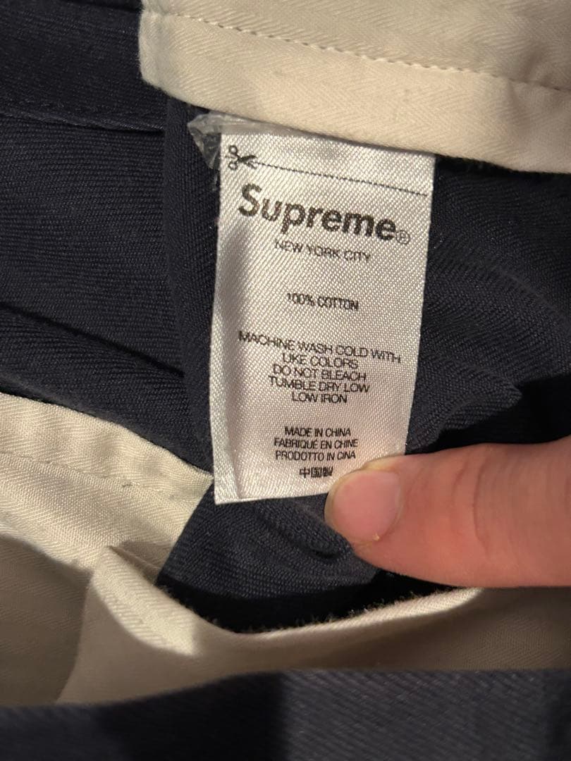 【値下げ】Supreme 紺　ネイビー　チノパン 刺繍ロゴ パンツ　ズボン