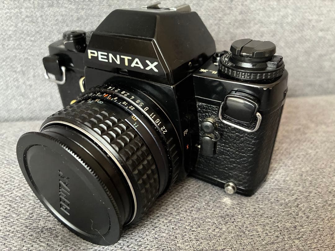 PENTAX LX. 一眼レフカメラ ブラック レンズ3本とフラッシュ付き。