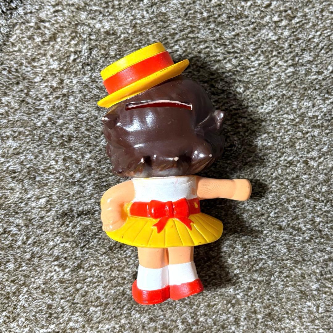 シェーキーズ ソフビ貯金箱