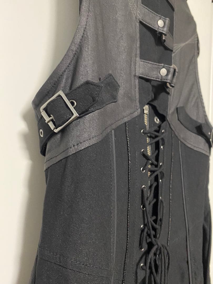 も*に様 最終値下げ　ozz croce 刺繍入りコルセットベスト　タグ付き未使