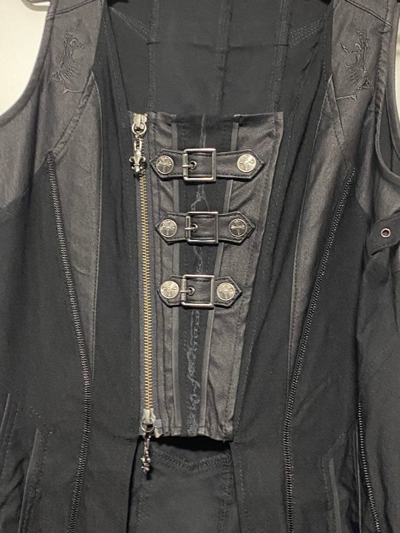 も*に様 最終値下げ　ozz croce 刺繍入りコルセットベスト　タグ付き未使