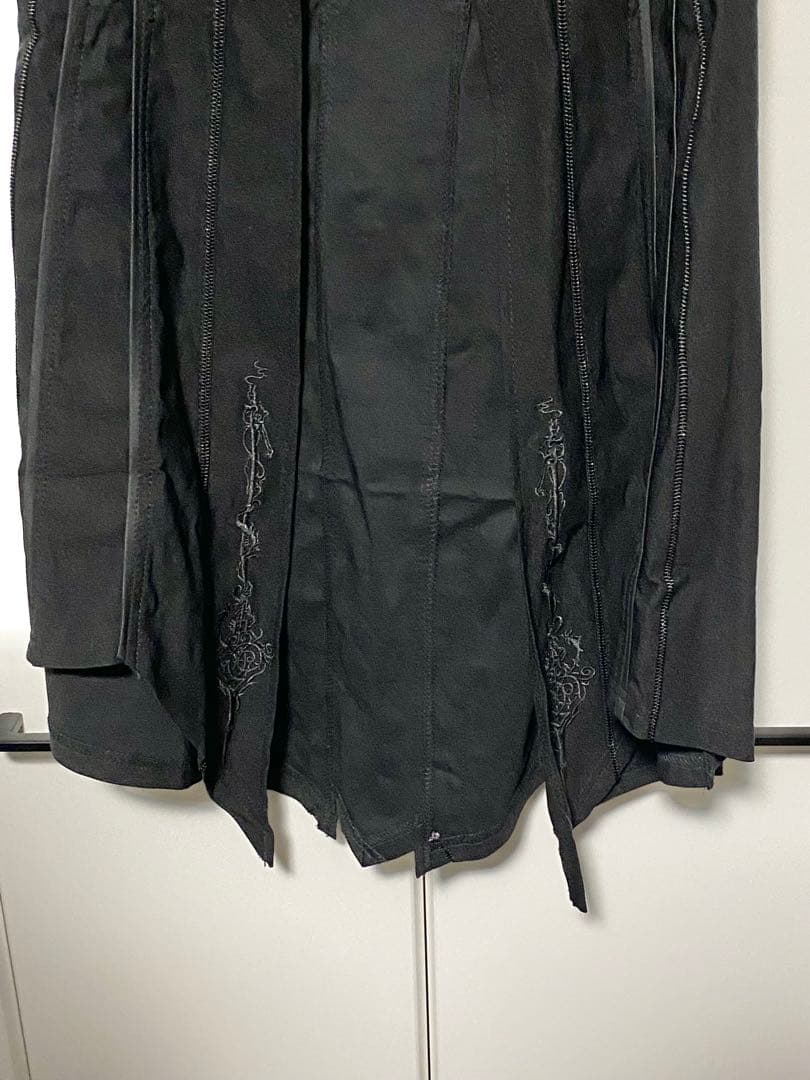 も*に様 最終値下げ　ozz croce 刺繍入りコルセットベスト　タグ付き未使