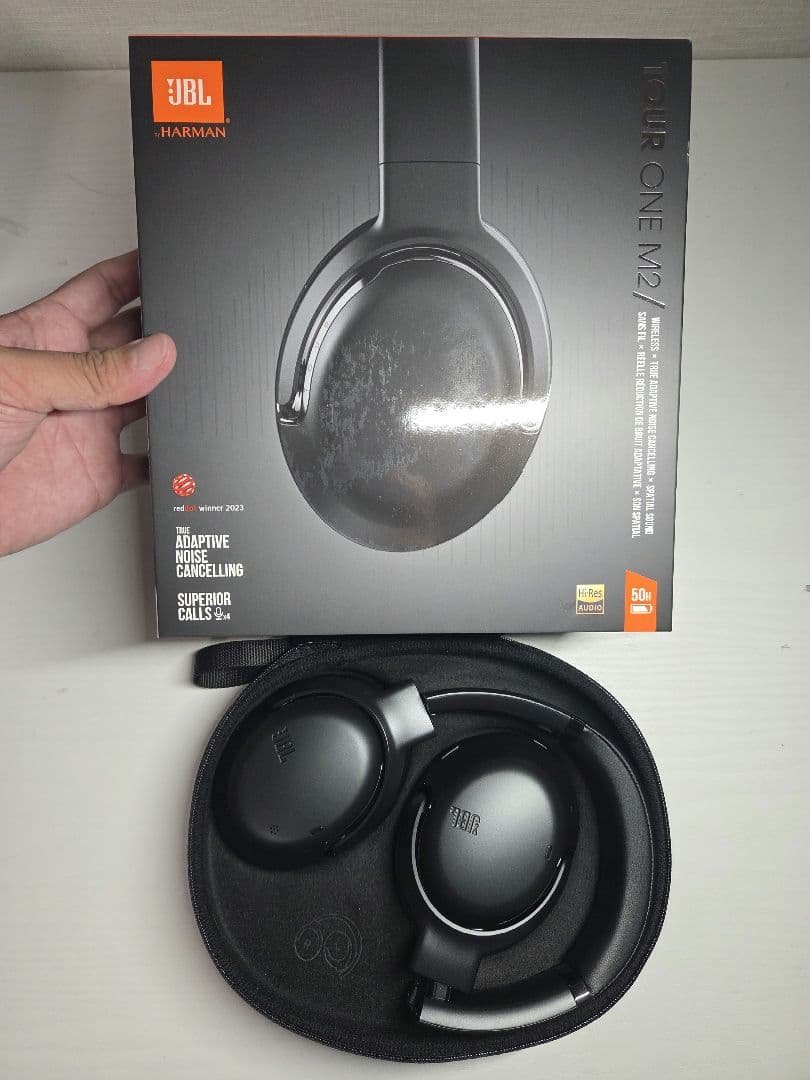 ヘッドホン JBL Tour One M2