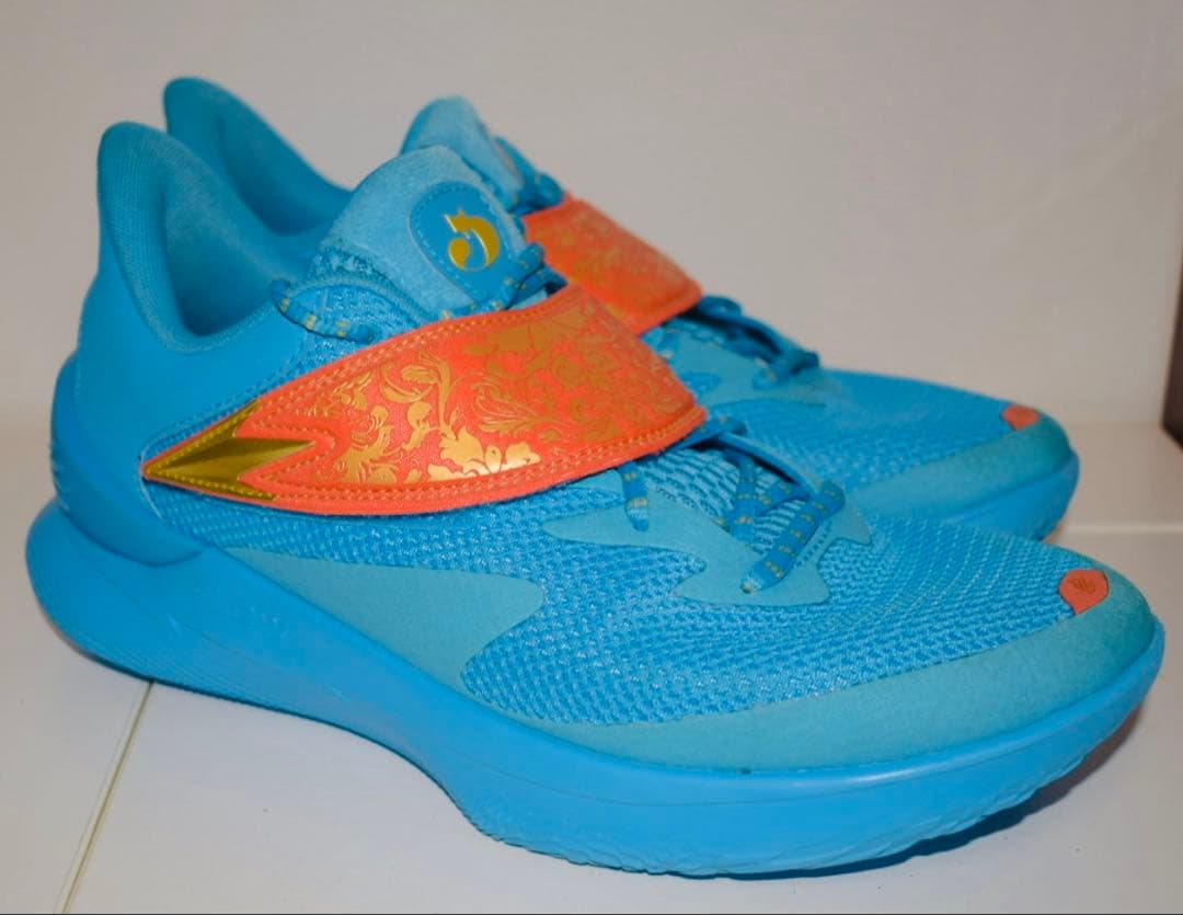 アンダーアーマーCurry Fox1 HAPPY FOX DAY 29.5cm