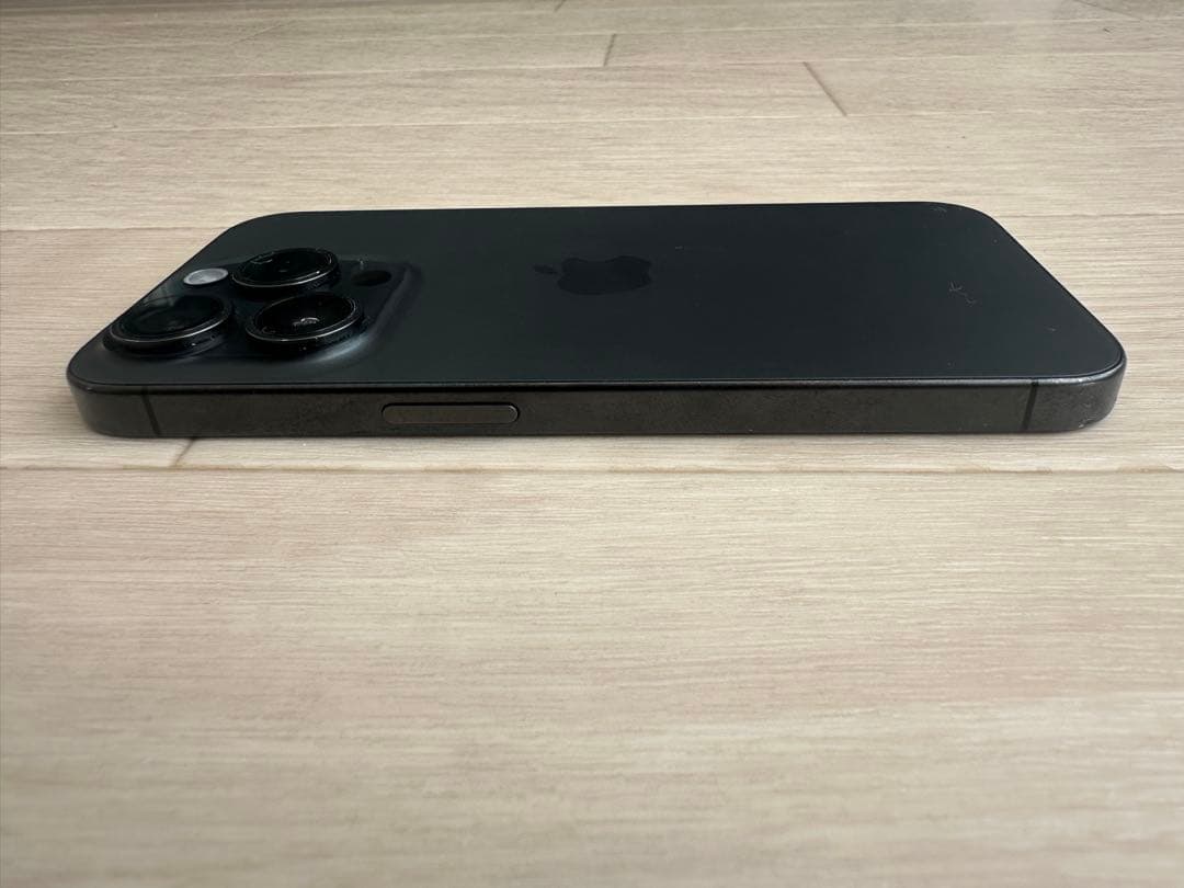 Apple iPhone 15 Pro ブラックチタニウム 128GB