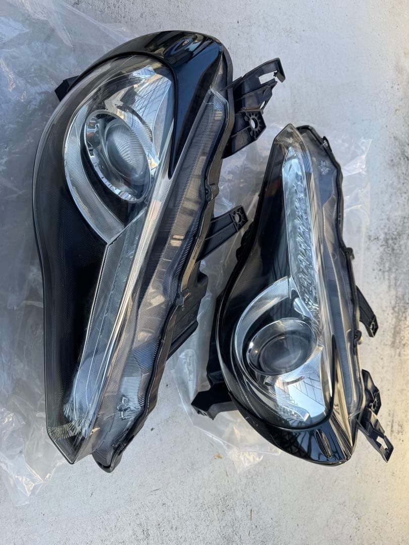 86 ZN6 前期純正ヘッドライト　左右セット