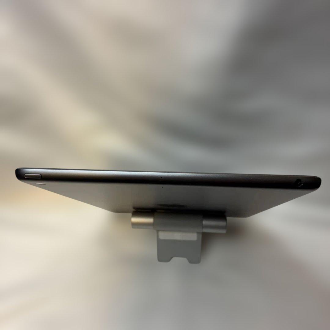 【Wi-Fiモデル】iPad8 32GB グレー 第8世代 A2270