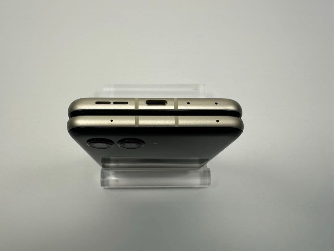 新品同様 motorola razr 50d M-51E docomo 国内版