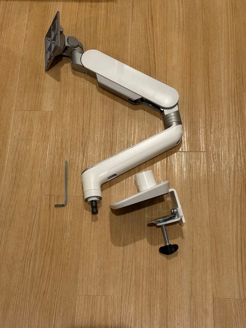 Fellowes モニターアーム ホワイト （在庫9台あり 価格は1台）