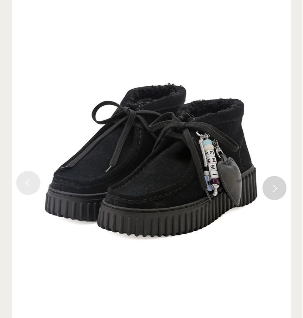 emmi meets Clarks トーヒルモス クラークス