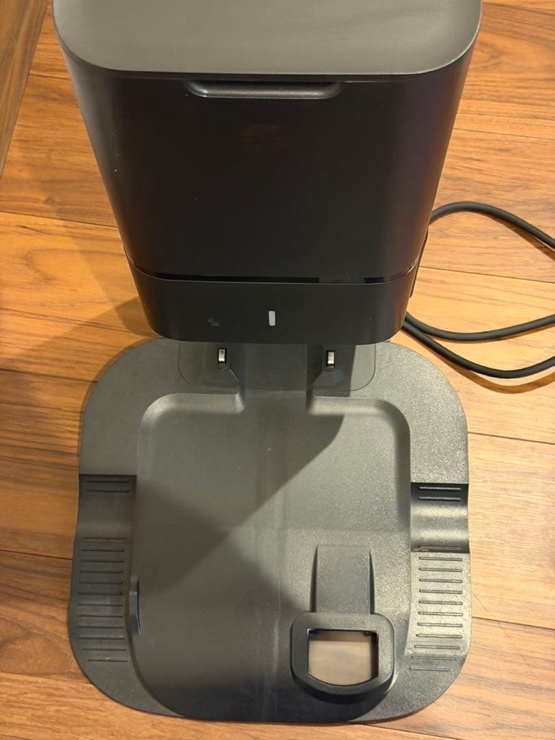 [ジャンク品] ルンバ i3+ / アイロボット 掃除機　自動ゴミ収集機つき
