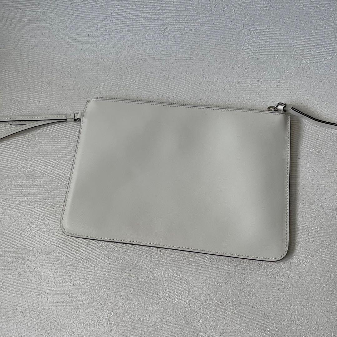 ジミーチュウ　JIMMY CHOO クラッチバッグ　スタッズ　ホワイト　ポーチ