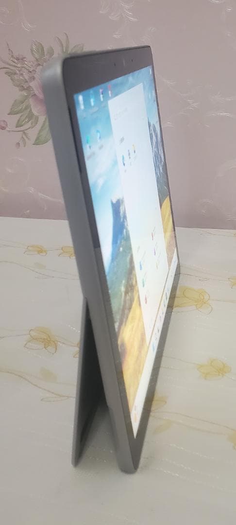 (ほぼ新品) Surface GO 3 6500Y/4GB/64GB off