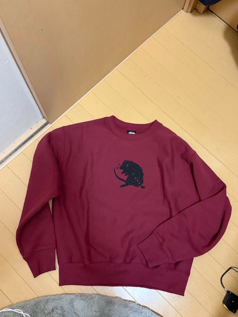 Stussy 赤スウェット