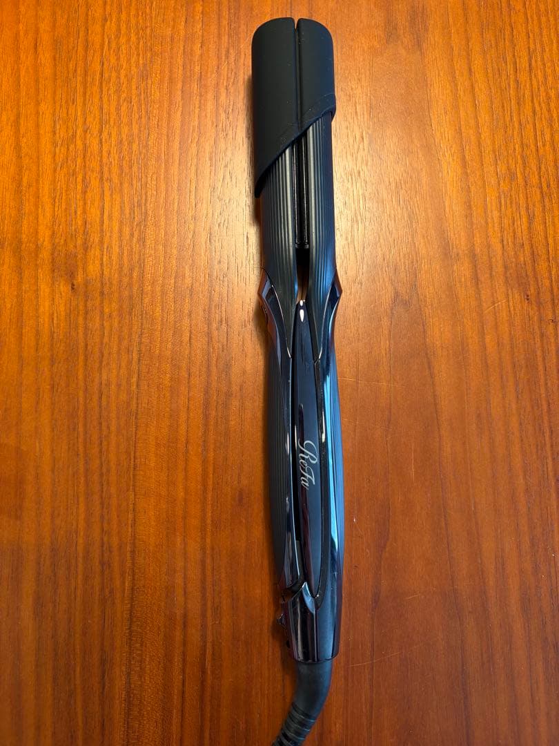 【美品】リファ　ストレートアイロン ブラック