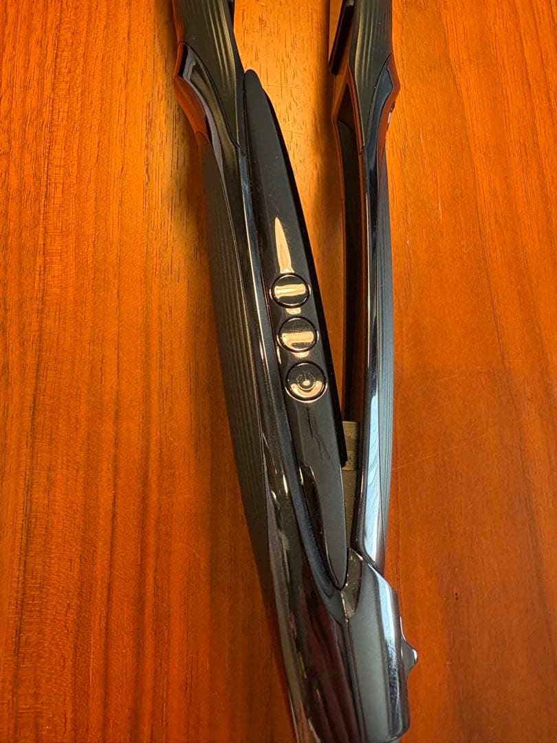 【美品】リファ　ストレートアイロン ブラック