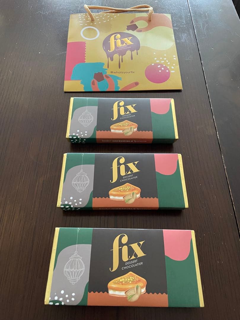 値下げ 3枚セット割 Fixドバイダークチョコ 純正バッグ付 ドバイ空港で購入