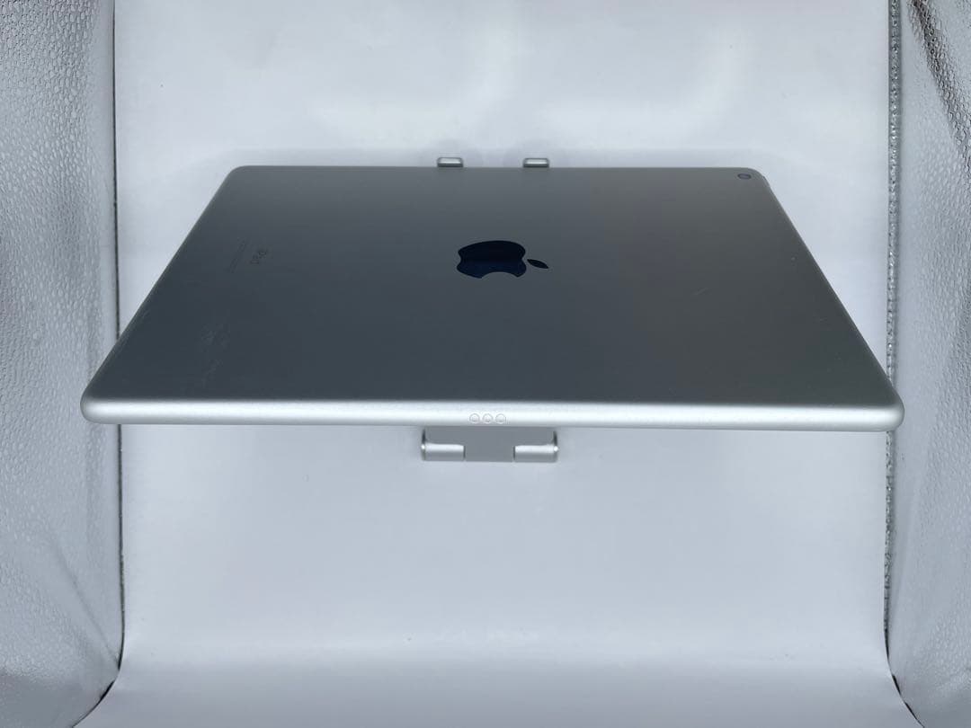 iPad 7世代 32GB 本体　バッテリー83％