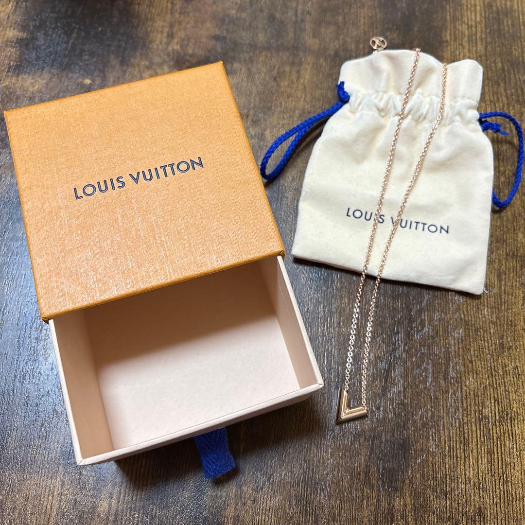 LOUIS VUITTON V字型ペンダント ネックレス ローズゴールド