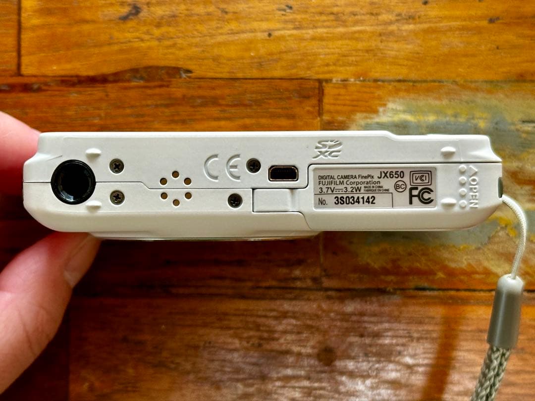 【良品・動作確認済】FUJIFILM FinePix JX650 ホワイト