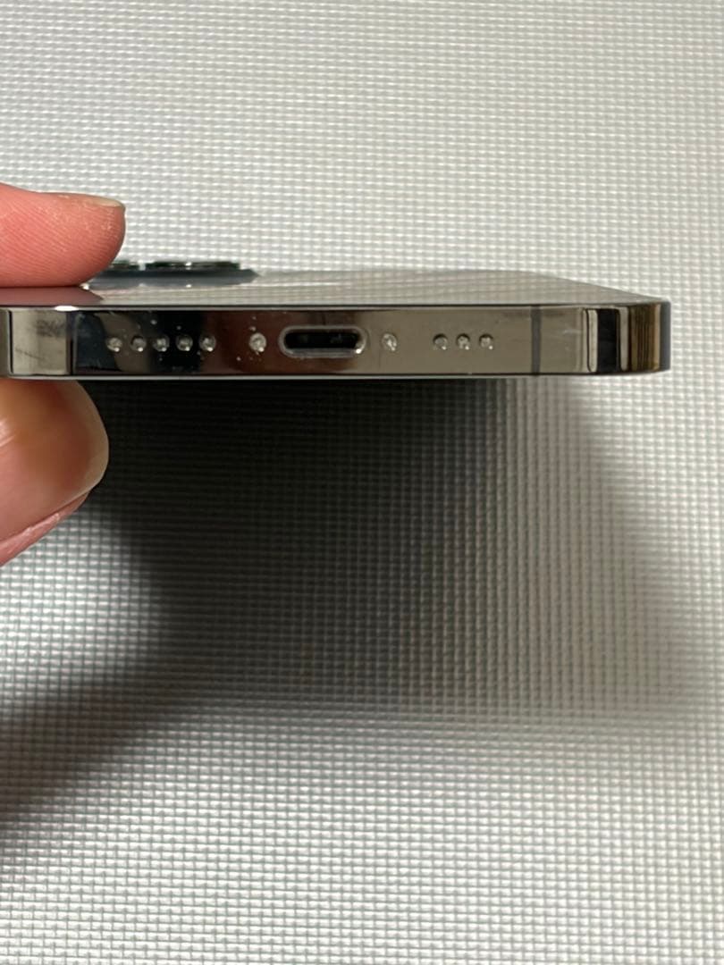 Apple iPhone 12Pro 128gb + UAGケース