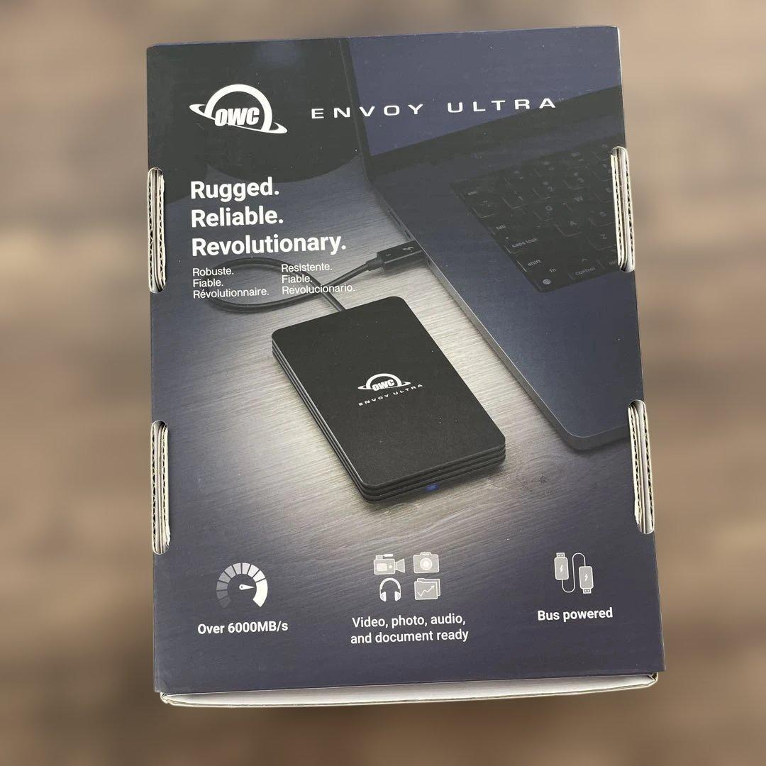 12188 Envoy UltraThunderbolt 5外付けSSD4TB